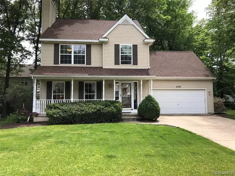 2133 N Laurel Oak Dr, Howell, MI 48855 photo 1