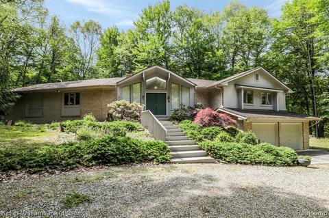 2463 Farmbrook Trl, Oxford, MI 48370 photo 1