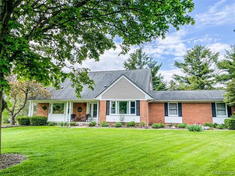 13744 E Hamersley Dr, Bath, MI 48808 photo 1