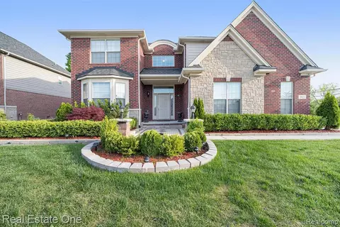 2022 Chaps, Troy, MI 48085 photo 1