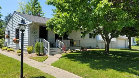 910 Coutant St, Flushing, MI 48433 photo 1