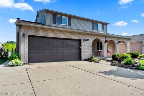 18217 Pine Hill Dr, Macomb, MI 48044 photo 1