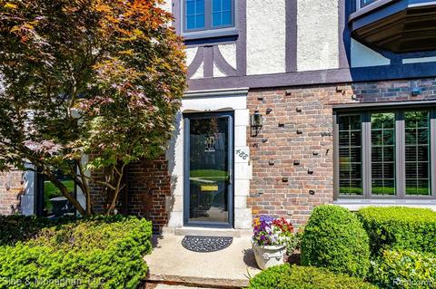 488 Saint Clair St, Grosse Pointe, MI 48230 photo 1