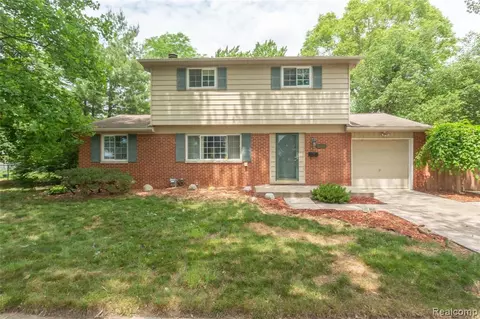 35210 Harroun St, Wayne, MI 48184 photo 1