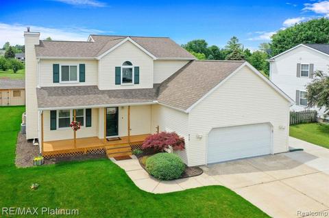 413 Browning Dr, Howell, MI 48843 photo 1