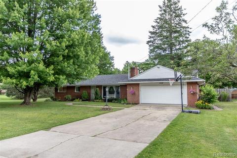 9166 Pheasant Dr, Temperance, MI 48182 photo 1