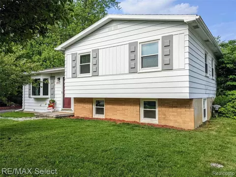 4401 Ashlawn Dr, Flint, MI 48507 photo 1