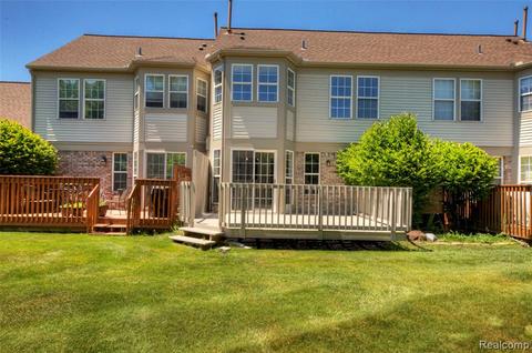 4675 Hunters Cir E, Canton, MI 48188 photo 1