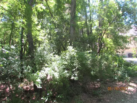 000 Garland Ave, Brighton, MI 48116