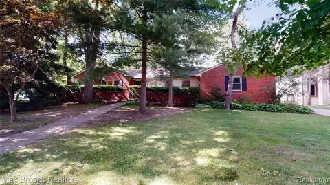 1250 Redding Rd, Birmingham, MI 48009 photo 1