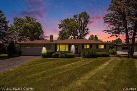 2502 Tandy Dr, Flint, MI 48532 photo 1