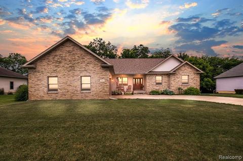 819 Derby Dr, Tecumseh, MI 49286 photo 1
