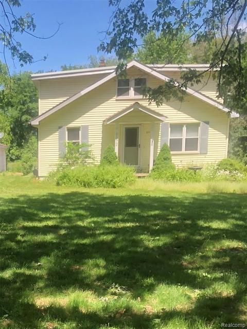 6572 Maple Dr, Clarkston, MI 48346 photo 1