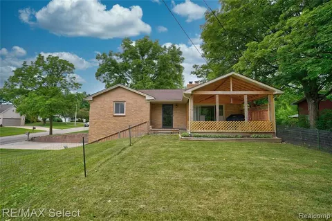 7303 River Rd, Flushing, MI 48433 photo 1