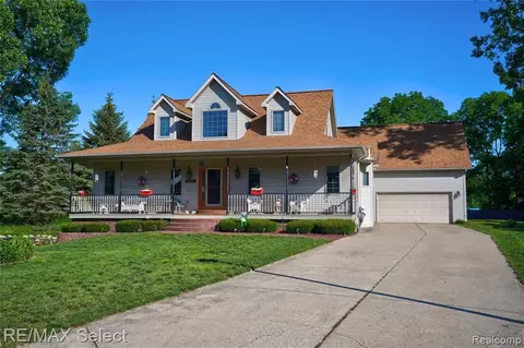 8494 Jaclyn Ann Dr, Flushing, MI 48433 photo 1