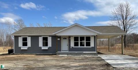613 Range Rd, Kimball, MI 48074 photo 1