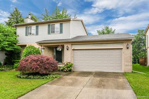 136 Cherry Dr, Troy, MI 48083 photo 1