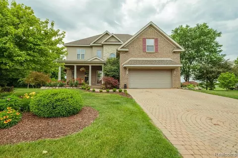 7100 Woods West Dr, Flushing, MI 48433 photo 1