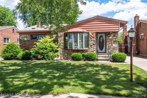 17441 Ray St, Riverview, MI 48193 photo 1
