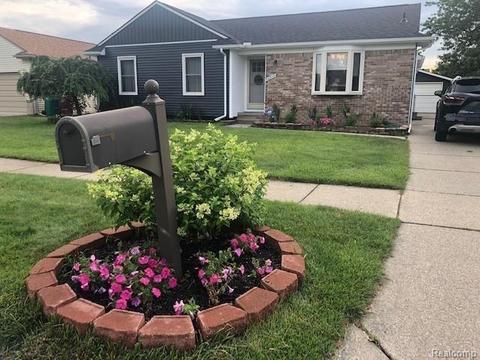 46959 Crestview Dr, Macomb, MI 48044 photo 1