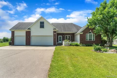 7174 E Richfield Rd, Davison, MI 48423 photo 1