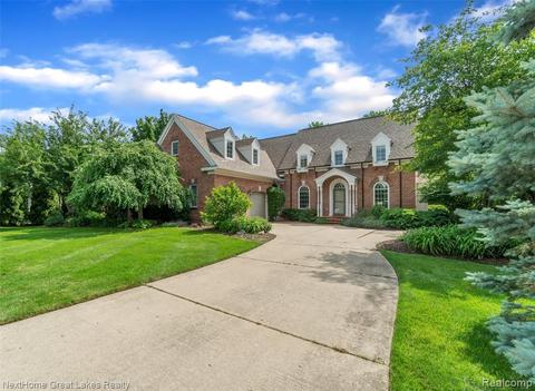 2004 Walmar Dr, Lansing, MI 48917 photo 1