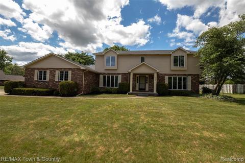 1169 Springborrow Dr, Flint, MI 48532 photo 1