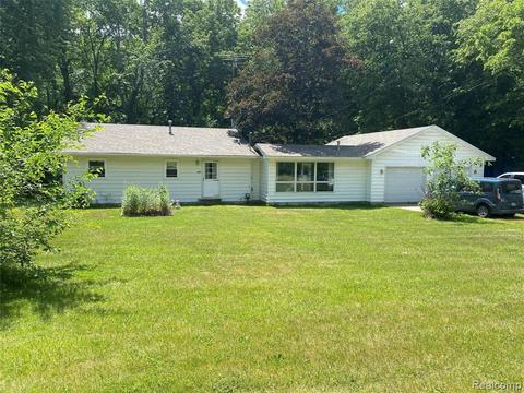 433 Orlando Dr, Gregory, MI 48137 photo 1