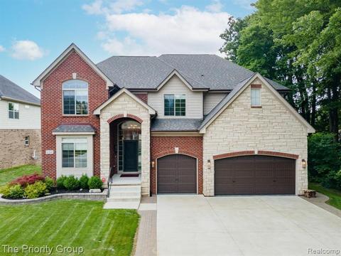 6304 Spring View Ct, Troy, MI 48085 photo 1