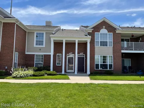 16548 Radison Dr, Macomb, MI 48044 photo 1