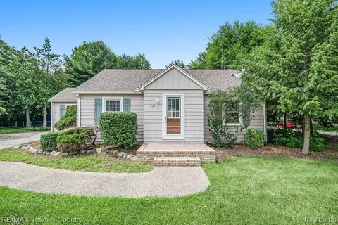 105 Luce Ave, Flushing, MI 48433 photo 1