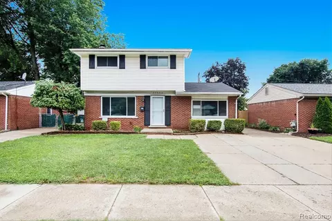 37550 Walnut St, Romulus, MI 48174 photo 1