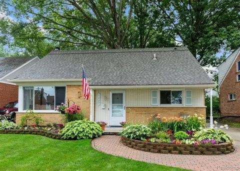 1220 Key West Dr, Clawson, MI 48017 photo 1