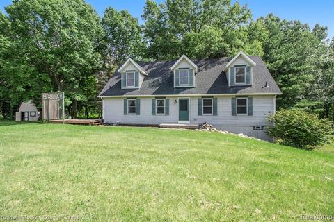 2600 Eason Dr, Howell, MI 48855 photo 1