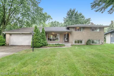 8561 Chicago Rd, Warren, MI 48093 photo 1