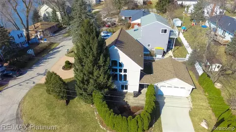 1304 Lakeside Dr, Howell, MI 48843 photo 1