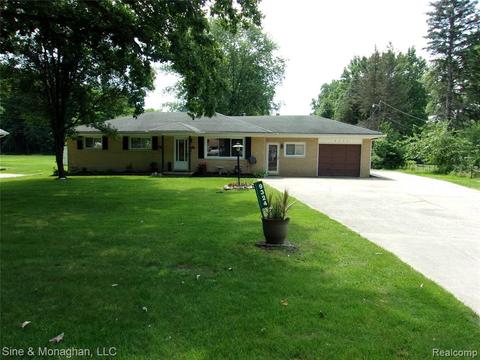9324 Field Rd, Clay, MI 48001 photo 1