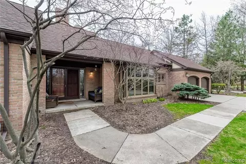 8 Millrace Ct, Dearborn, MI 48126 photo 1