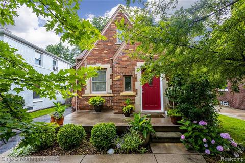1308 Hampton Rd, Grosse Pointe Woods, MI 48236 photo 1