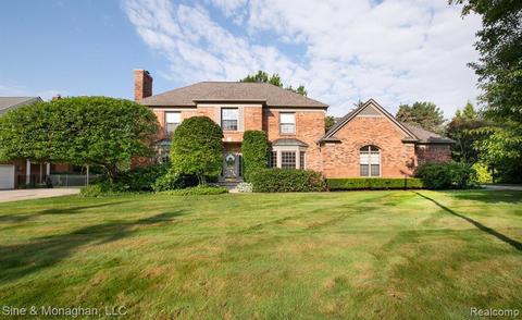 21 Lakeside Ct, Grosse Pointe, MI 48230 photo 1