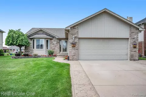 55477 Raspberry Dr, Macomb, MI 48042 photo 1