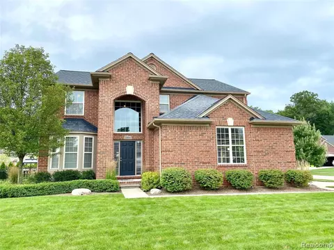 21641 Pine Cone Dr, Macomb, MI 48042 photo 1