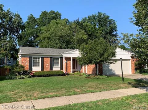 15123 Farmbrook Dr, Plymouth, MI 48170 photo 1