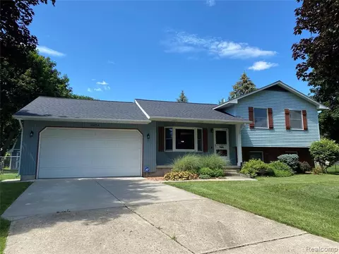 3274 Brookgate Dr, Flint, MI 48507 photo 1