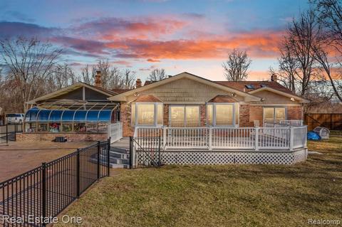 27901 King Rd, Romulus, MI 48174 photo 1