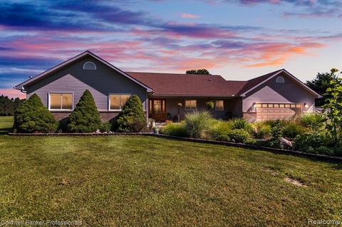 5154 Clearview Dr, Howell, MI 48843 photo 1