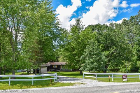 4142 Palms Rd, Casco, MI 48064 photo 1