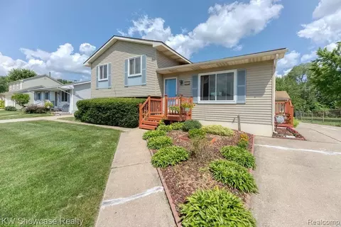 2820 Warrior, Wixom, MI 48393 photo 1