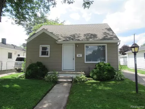 6492 Pine St, Taylor, MI 48180 photo 1