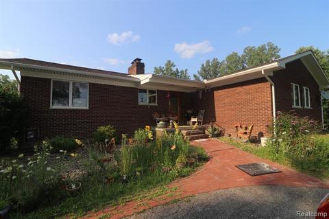 8317 Liss Rd, Willis, MI 48191 photo 1